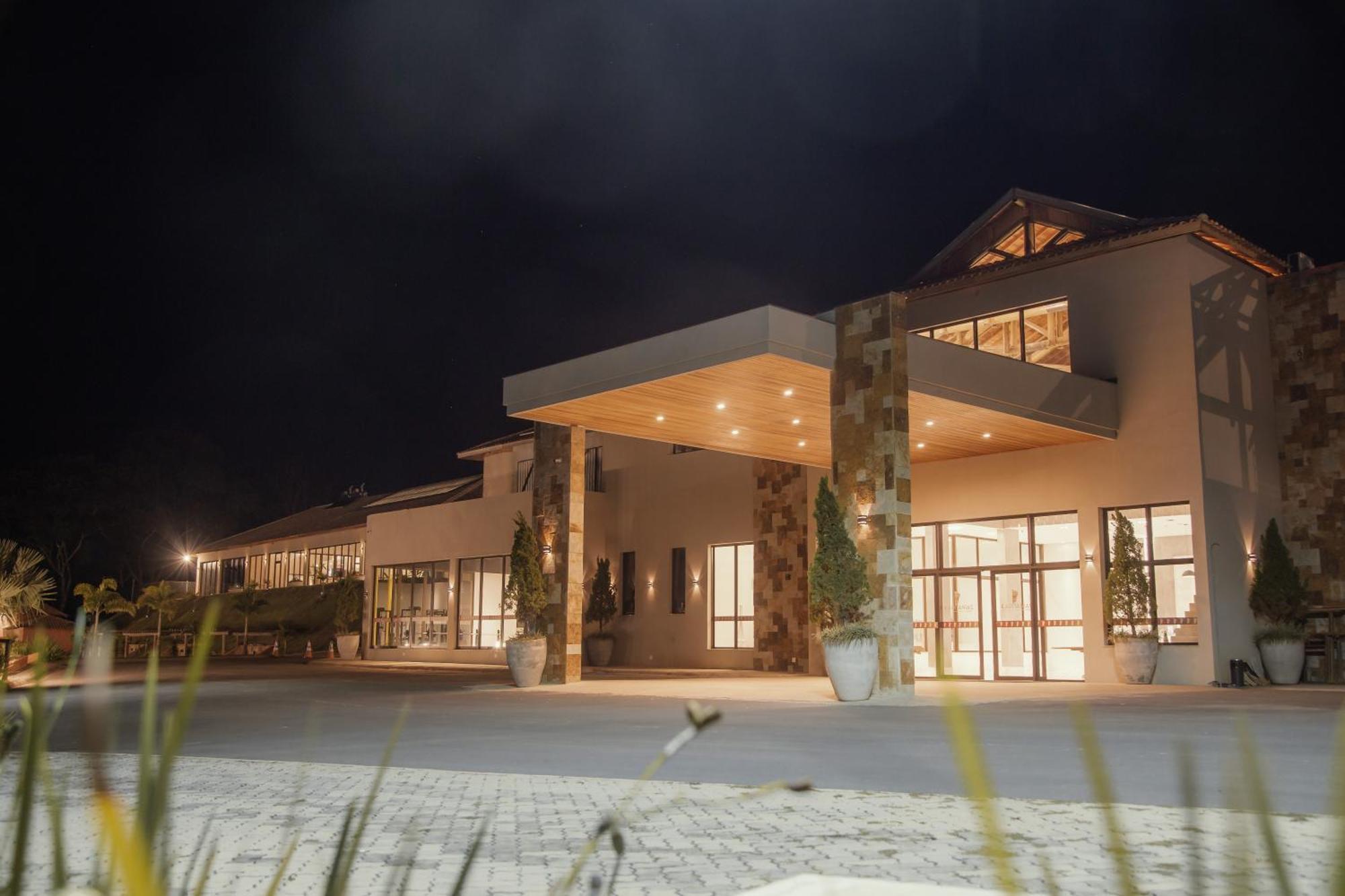 Hotel Chales Capitanias Агуас-ди-Линдоя Экстерьер фото